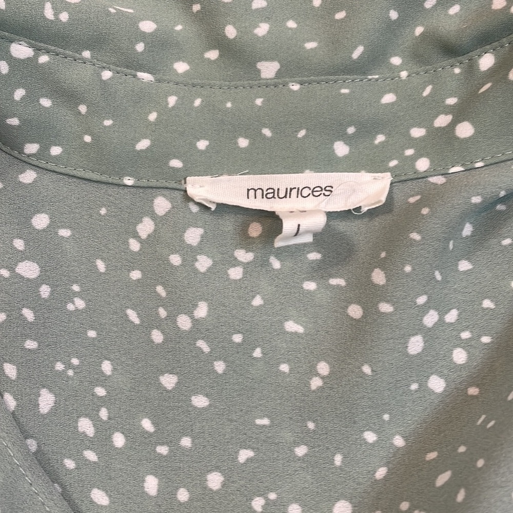 Maurice’s button up blouse - Picture 4 of 5